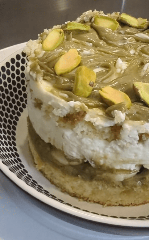 Pistachio Vanilla Layers 