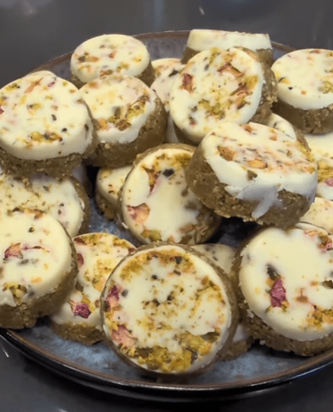 White Chocolate – Pistachio&nbsp;Treat