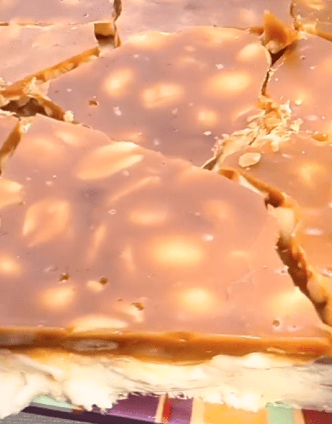 Salted Caramel Peanut&nbsp;Cheesecake