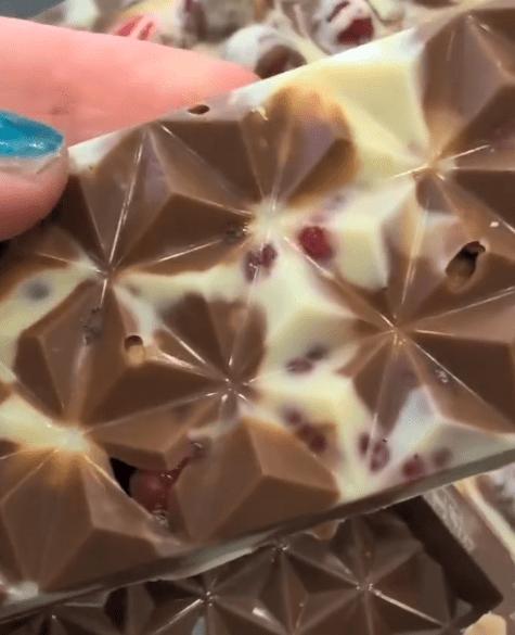 Raspberry Almond Granola Chocolate&nbsp;Bars